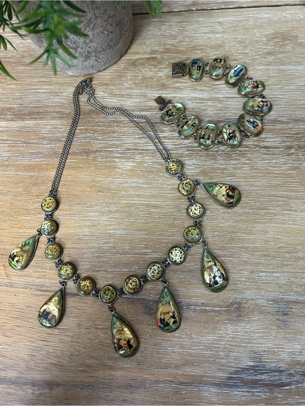 Asian Hand Painted Shell Necklace 7 Pendant and Bracelet RARE! Statement piece